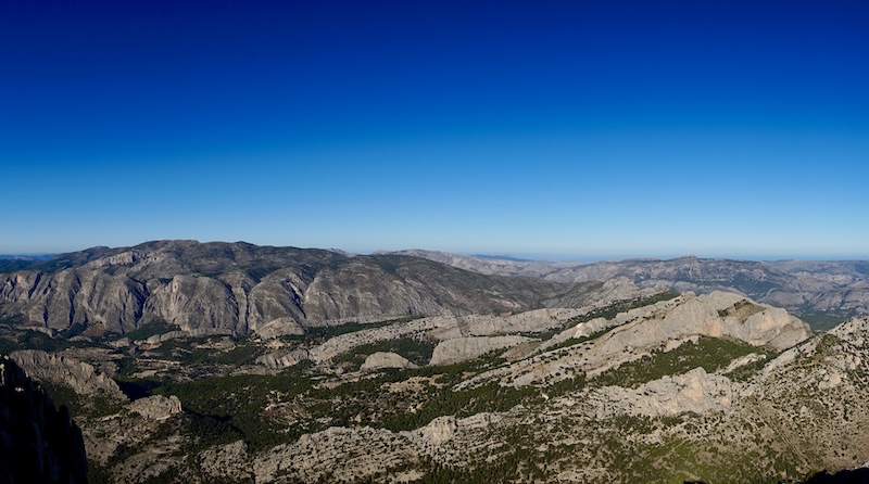 View of the Aitana ridge from the summit of Puig Campana EA5/AT-002