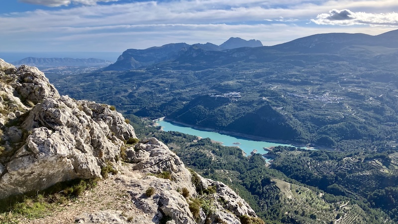 Beautiful south-easterly view towards the Guadalest reservoir from Penya Foradada