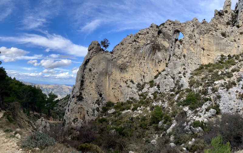 Very interesting rock features descending on the west side of Pla de la Casa